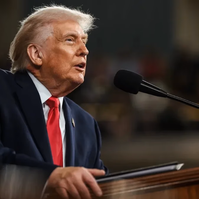 Trump califica de “engaño” las alertas sobre riesgos extremos de la IA y apunta contra CEO de Anthropic
