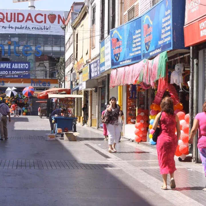 Cae el comercio chileno mientras supermercados reportan crecimiento en ventas