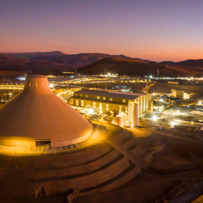 Teck dispara su utilidad con el cobre récord, pero el clima golpea Quebrada Blanca