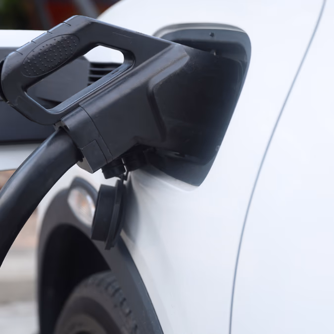 El bencinazo dispara las ventas de autos eléctricos en Chile y abre una nueva expectativa para 2027