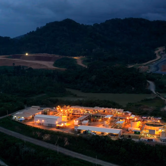 Una mina reduce 53% la espera de sus excavadoras y recupera más de 600 onzas adicionales de oro