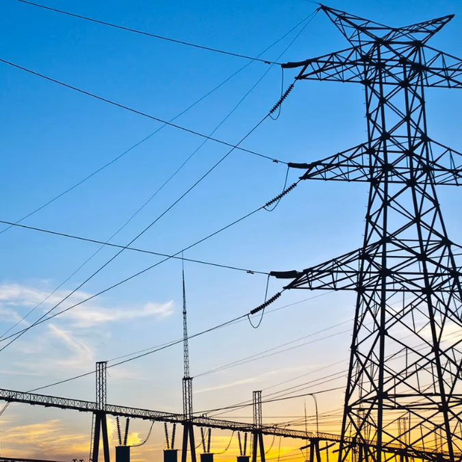 El costo mayorista de la electricidad cae a mínimos de 2002