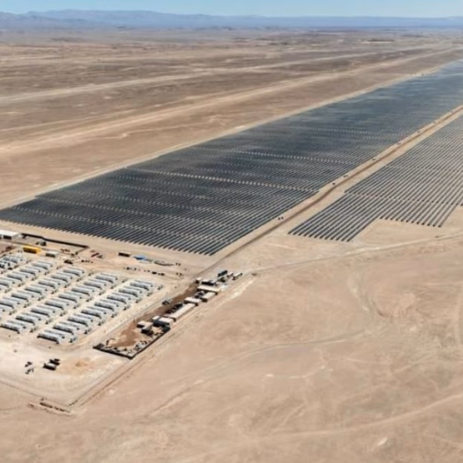 Inaugurado mayor sistema de almacenamiento de energía con baterías de litio en Latam.