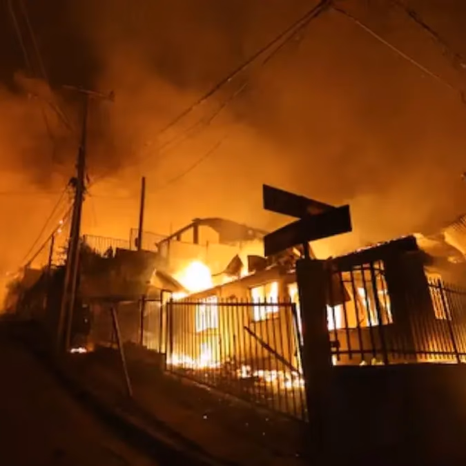 Incendios en Penco: 19 fallecidos y el cambio de tono del alcalde Rodrigo Vera