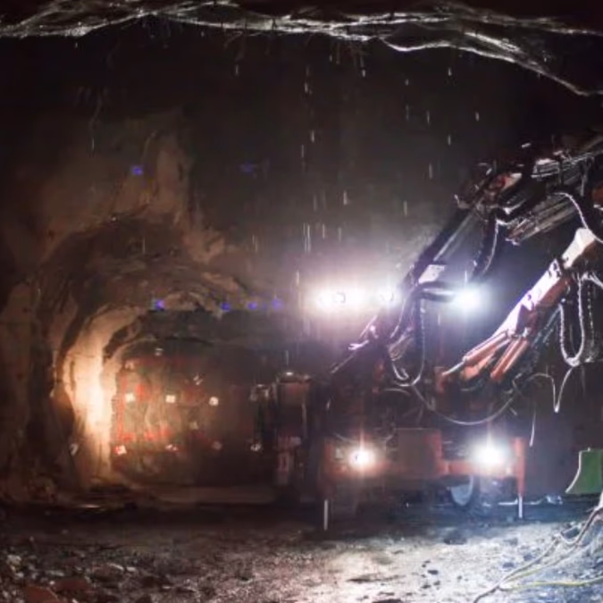 Indonesia: Contrato de minería subterránea para el proyecto de oro Poboya
