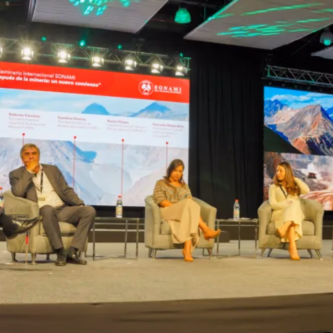 Inicia Expomin 2025 con debate sobre cierre de faenas en Chile.