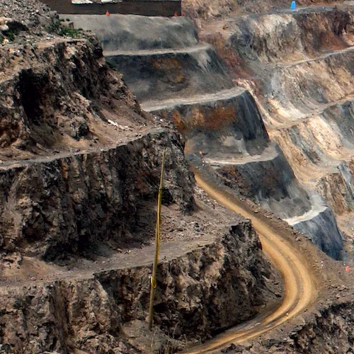 Instituto Peruano de Economía reporta disminución de inversiones privadas mineras