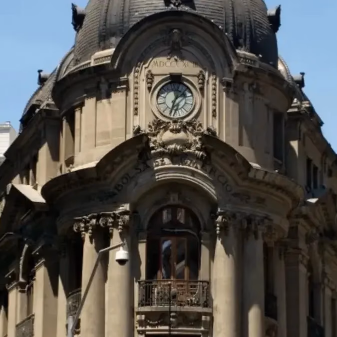 IPSA cae 0,45% y termina en 10.812 puntos: el mínimo intradía que volvió a encender alertas