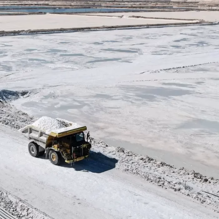 Litio: exportaciones de Chile alcanzan US$895 millones y más que duplican envíos en el mejor inicio desde 2023