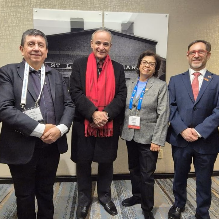 Ministro Jorge Montero Impulsa Desalinización del Agua Marina para la Sostenibilidad Minera en la Cumbre PDAC 2025