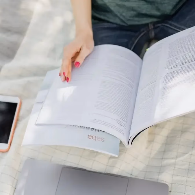 ¿No sabes qué estudiar? Estas son las 10 carreras con mayor empleabilidad en Chile