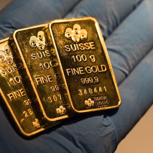 Oro sube con aumento de preocupaciones de que sanciones impacten crecimiento global