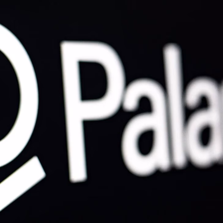 Palantir: Crecimiento Sobresaliente con Contratos CIA y Aumento del 500% en Acciones