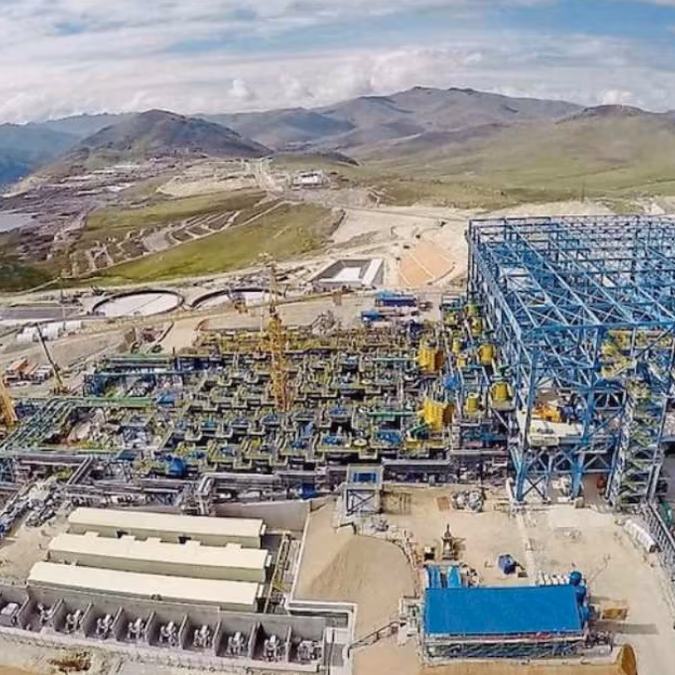 Perú: Producción récord de cobre en Las Bambas impulsa su éxito.