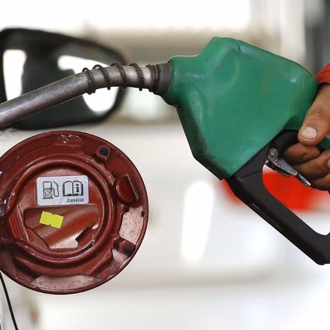 Rebajas de hasta $300 por litro: revisa los descuentos en combustibles disponibles durante abril