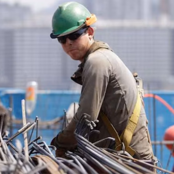 «Reducción de jornada laboral a 44 horas en Chile partirá el 26 de abril»
