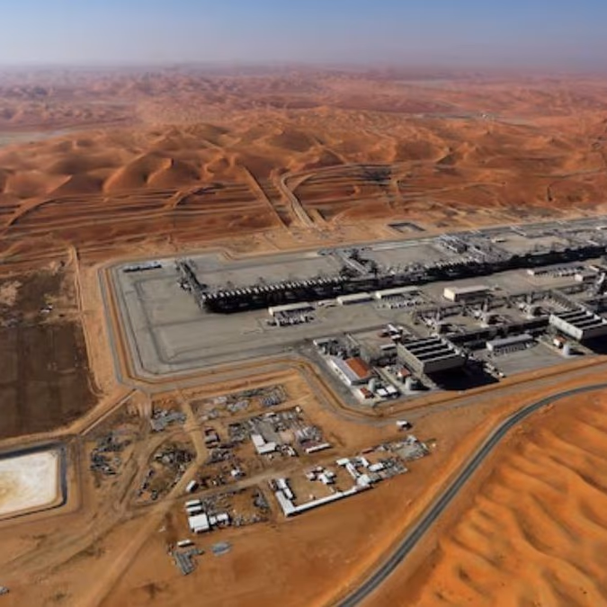 Reducción histórica: Arabia Saudita reduce suministro de crudo a China