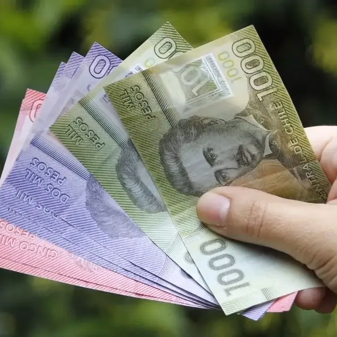 Se acerca fin de año: Revisa si puedes recibir los $73 mil del Bono de Graduación de Enseñanza Media