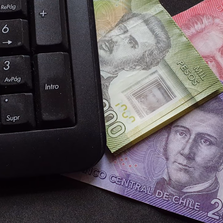 Si eres adulto mayor revisa con tu RUT si puedes recibir $210.000 del IPS