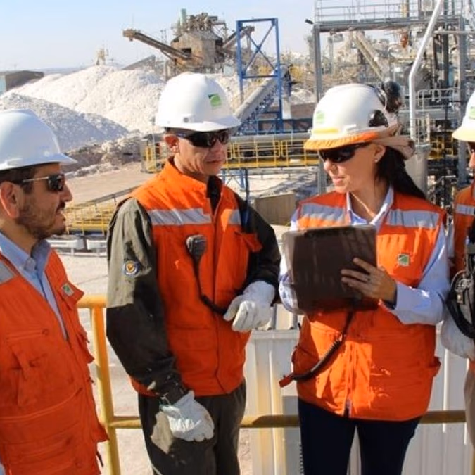 SQM abre 28 vacantes en faena Toco-María Elena: Sueldos y cómo postular