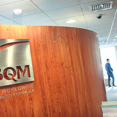 SQM multiplica por 10 sus utilidades a septiembre y proyecta crecimiento de 40% en demanda del litio