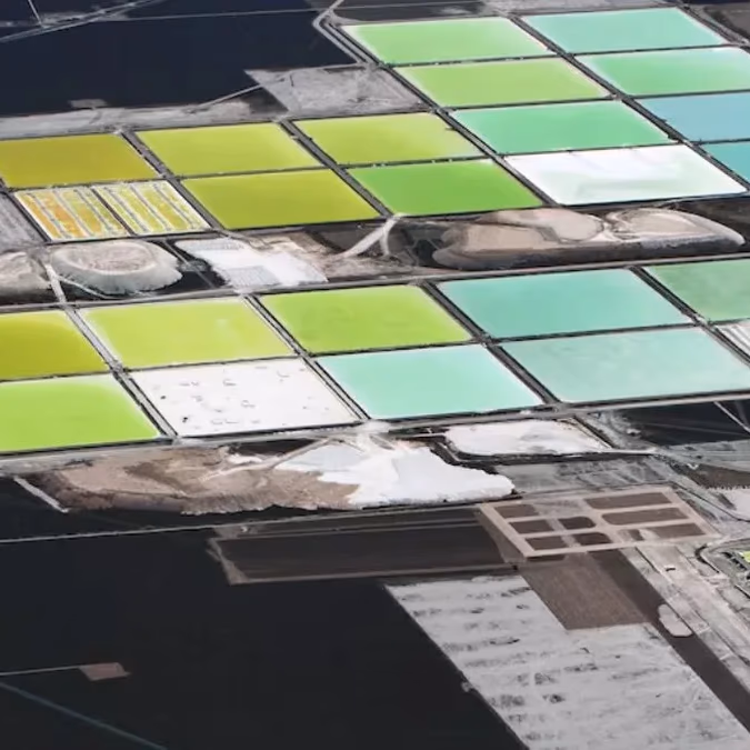 SQM registra su mayor salto bursátil desde 2020 impulsada por mejores proyecciones para el mercado del litio