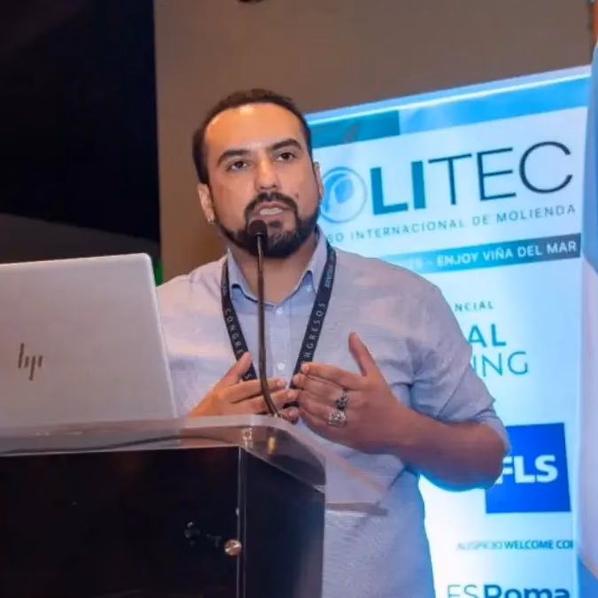 Syntec presenta modelo estocástico para optimizar molinos SAG en Congreso Molitec