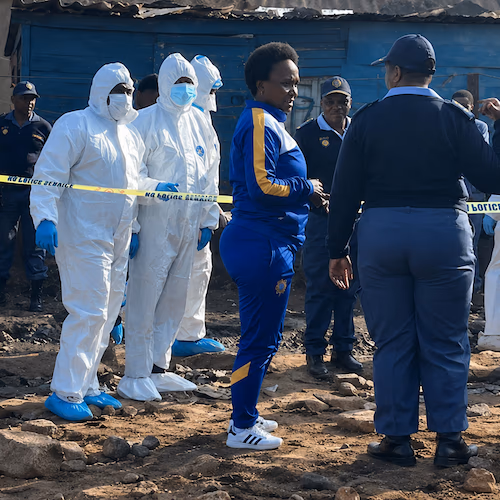 Tiroteo masivo en Johannesburgo deja 12 muertos vinculados a minería ilegal
