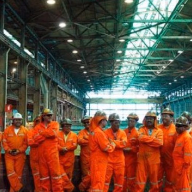 Trabajadores aprueban huelga en minera del grupo Luksic: partiría el 5 de diciembre