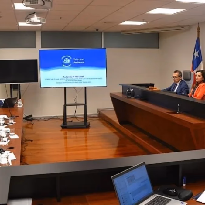 Tribunal Ambiental revisa Decreto N°47: Copec y Enex cuestionan metas de Ley REP para aceites lubricantes claves en faena