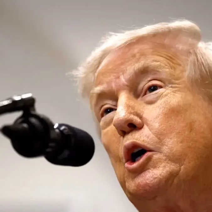 Trump considera una “acción militar limitada” contra Irán: 10 días y 2 portaaviones tensionan la negociación nuclear