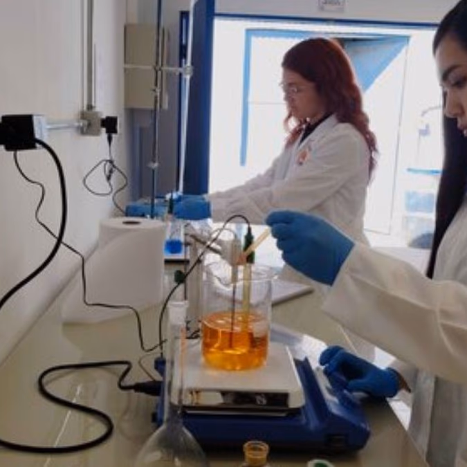 UCN dispone laboratorio para procesos de extracción de litio y pilotaje de tecnologías mineras