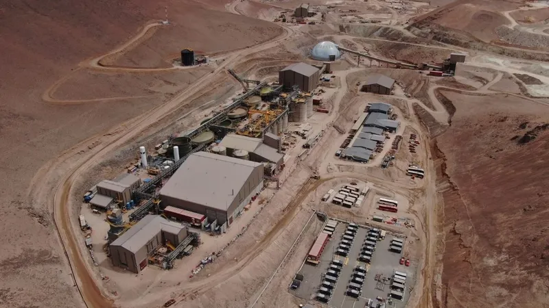 Gold Fields advierte fuerte alza de costos mineros por petróleo mientras Salares Norte impulsa producción récord