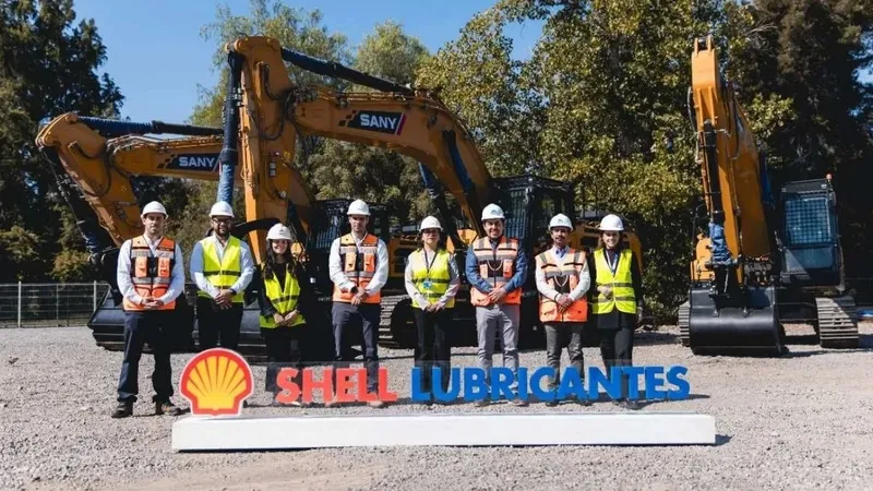 Shell Lubricantes y AndesMaq sellan alianza para reforzar maquinaria minera y forestal en Chile