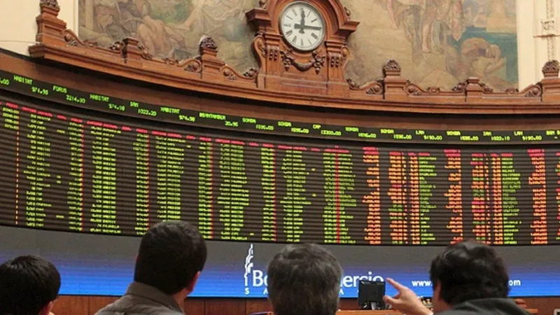 Bolsa de Santiago cae 1,03% pese a récord histórico de Wall Street tras dato de inflación en Chile