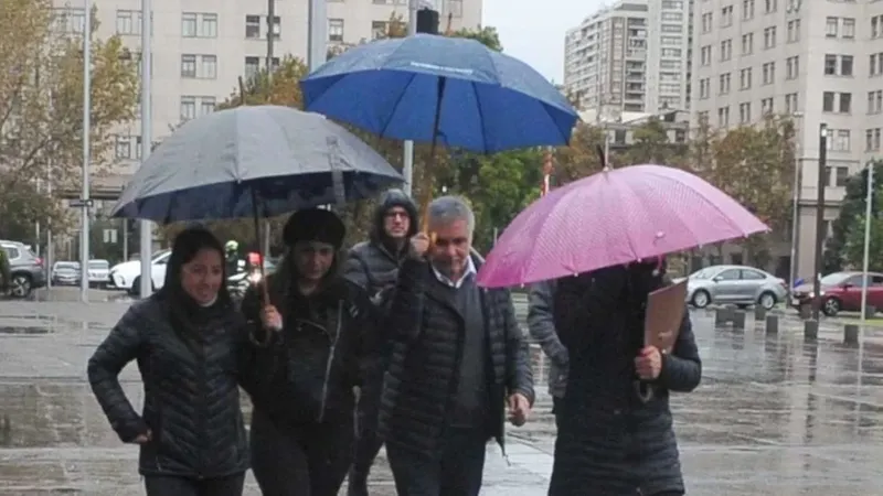 Lluvias en el sur y máximas sobre 25 °C en Santiago: así estará el tiempo este fin de semana en Chile