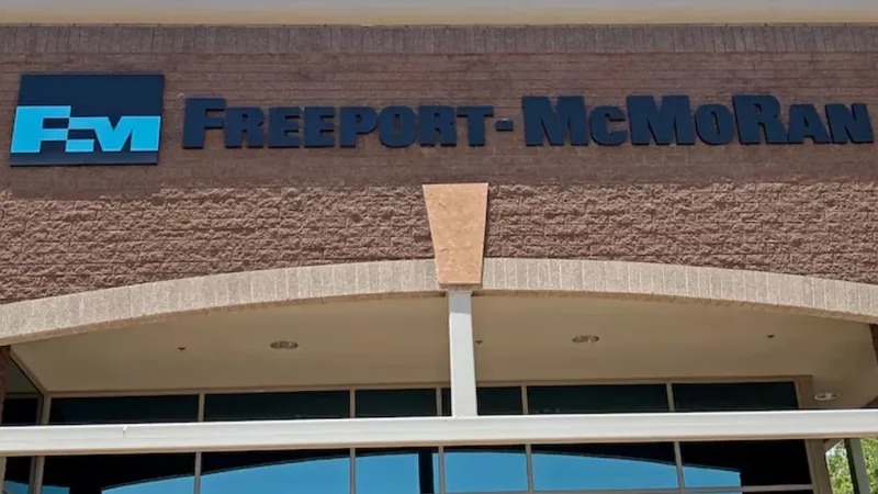 Freeport retrasa recuperación total de Grasberg hasta 2028 y vuelve a tensionar el mercado global del cobre
