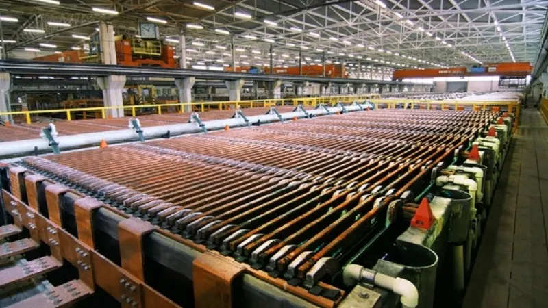 Cobre y metales preciosos impulsan a Aurubis: compañía eleva previsión de ganancias hasta 525 millones de euros