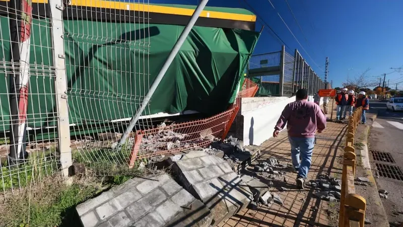 Accidente ferroviario en Chiguayante: EFE Sur suspende servicio el lunes tras desrielamiento de 9 carros