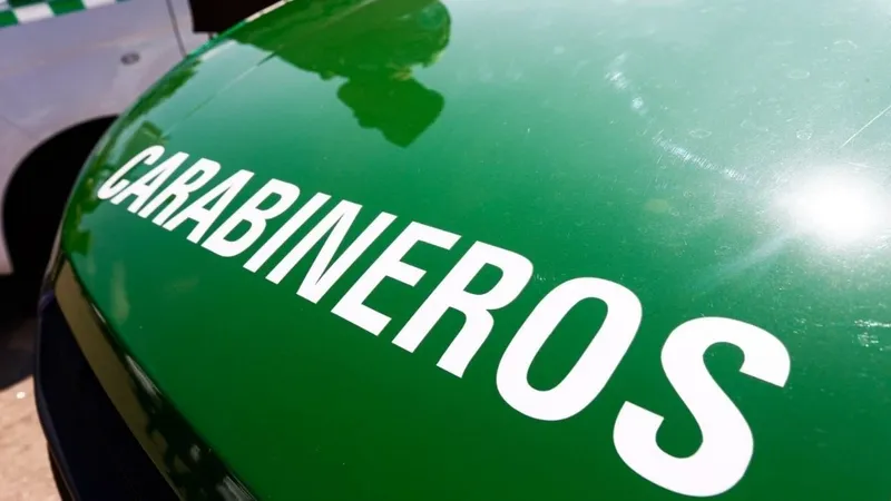 Carabinero frustra encerrona en Colina y deja a dos delincuentes baleados