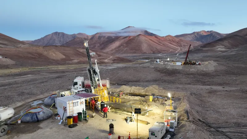 Rio Tinto evalúa aumentar su participación en el proyecto de cobre Los Azules en Argentina