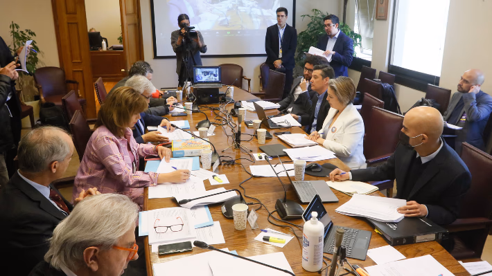 «40 horas»: Comisión de Trabajo del Senado aprueba parte del paquete de medidas enfocadas en pymes