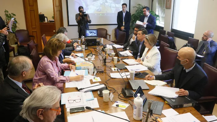 «40 horas»: Comisión de Trabajo del Senado aprueba parte del paquete de medidas enfocadas en pymes