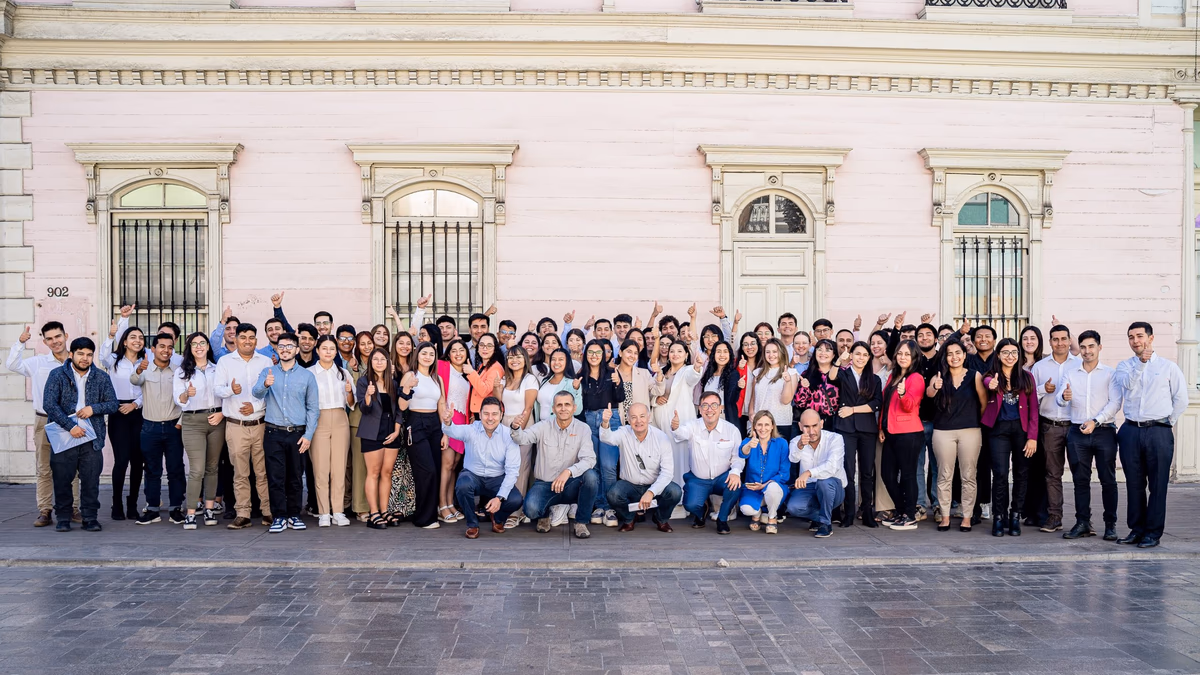 59 universitarios se integran a Programa de Prácticas y Memorias 2024 de Collahuasi