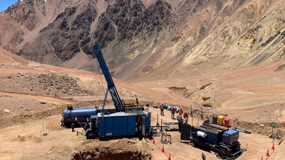Mogotes Metals amplía descubrimiento Albor en Filo Sur con 180 metros de 0,98% de cobre equivalente
