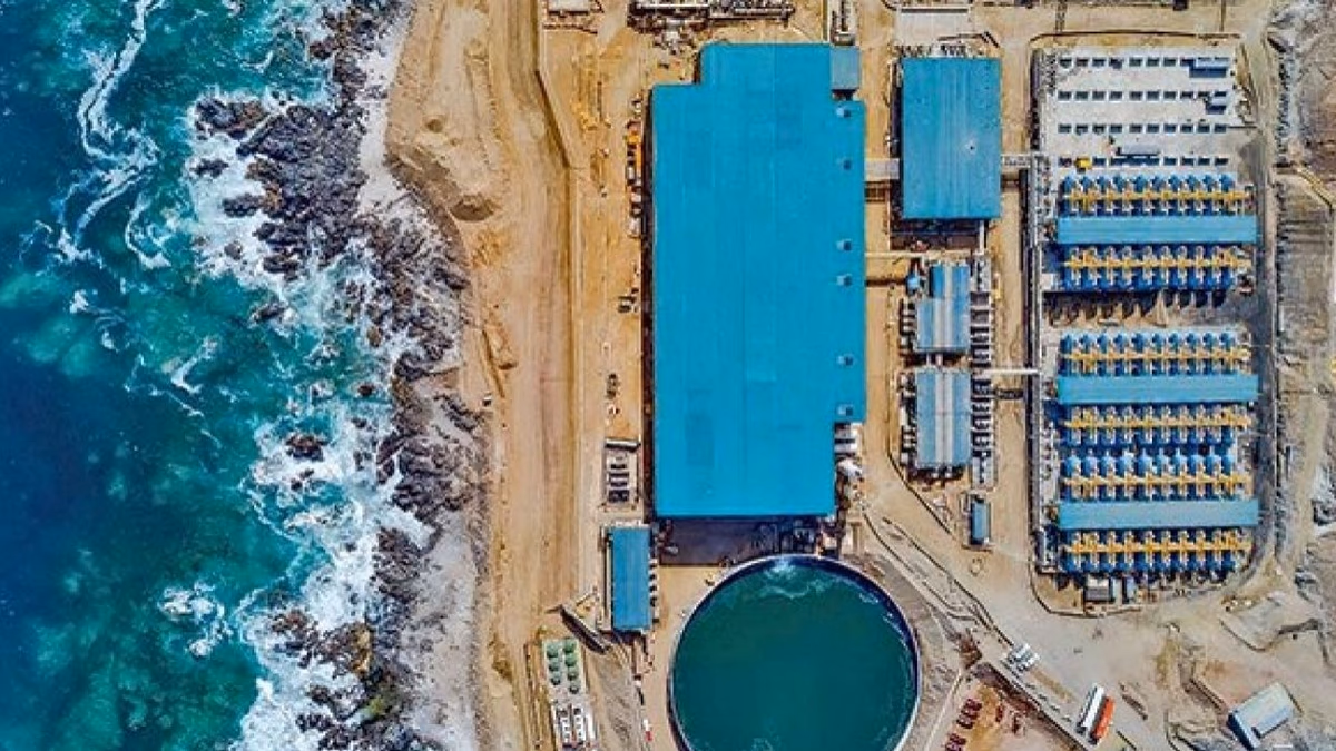 Mineras advierten impacto por escasez de agua en el norte y aceleran uso de desaladoras