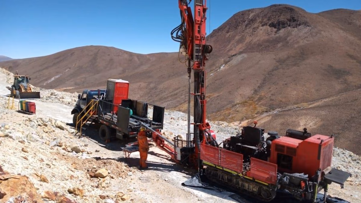 Norsemont completa 2.187 metros en Choquelimpie y abre nuevos objetivos en cinco zonas del proyecto