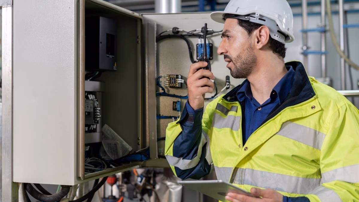Trabajos para mantenedores eléctricos e instrumentistas: revisa ofertas con sueldos de hasta $1.340.000