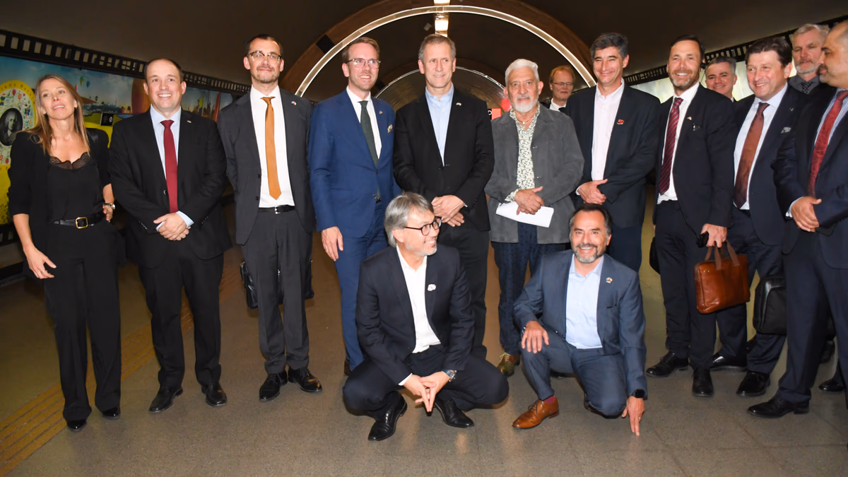 ABB en Chile participa en reinauguración de icónica “Vía Suecia” en metro Los Leones