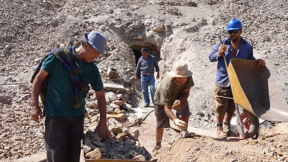 Abren fondo concursable de $503 millones para fortalecer la minería artesanal y pequeña escala